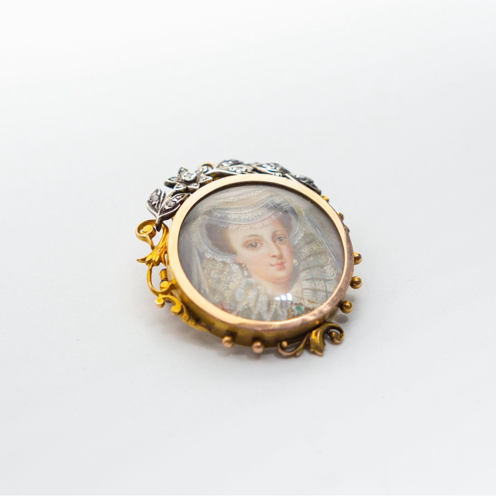 Antique miniature painting brooch with diamonds